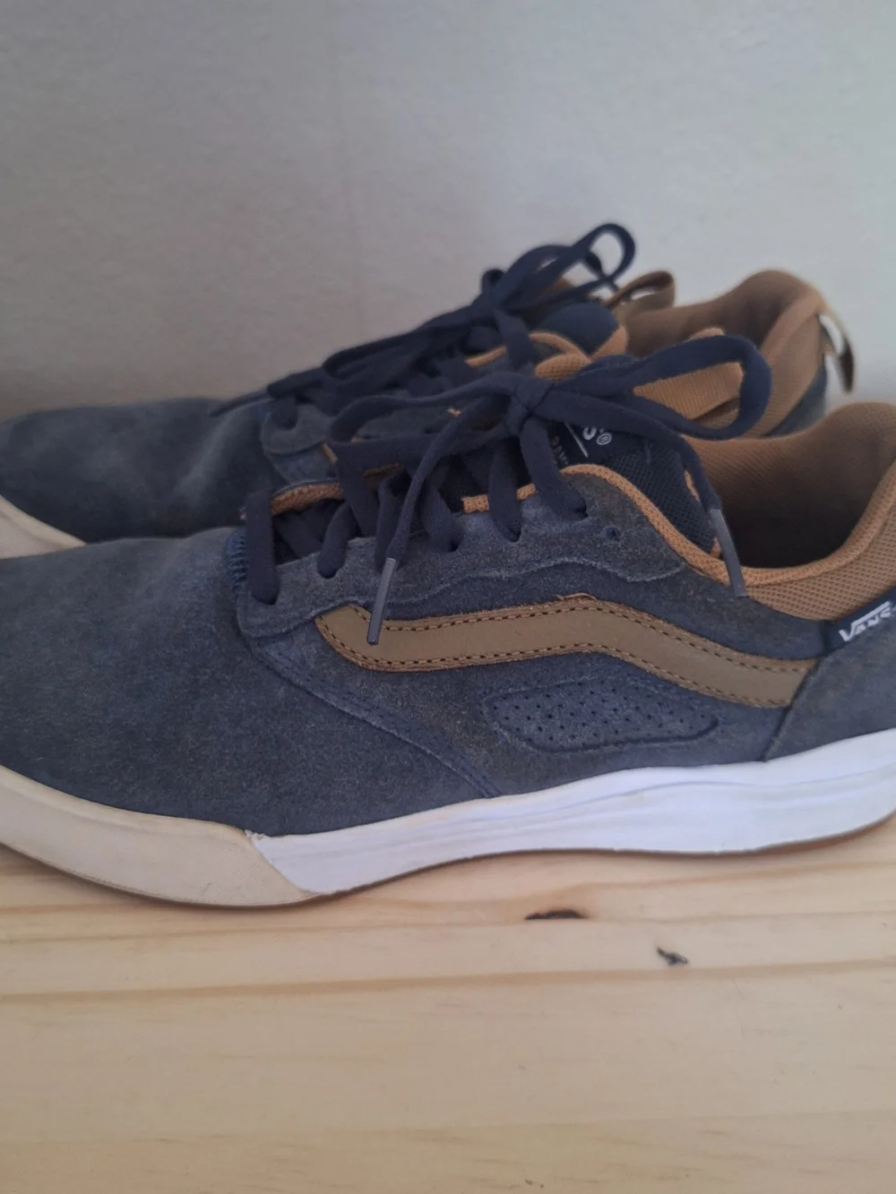 Vans Ultrarange Pro Dress Blue and Medal Bronze Suede Skate Mens Shoes Size 9